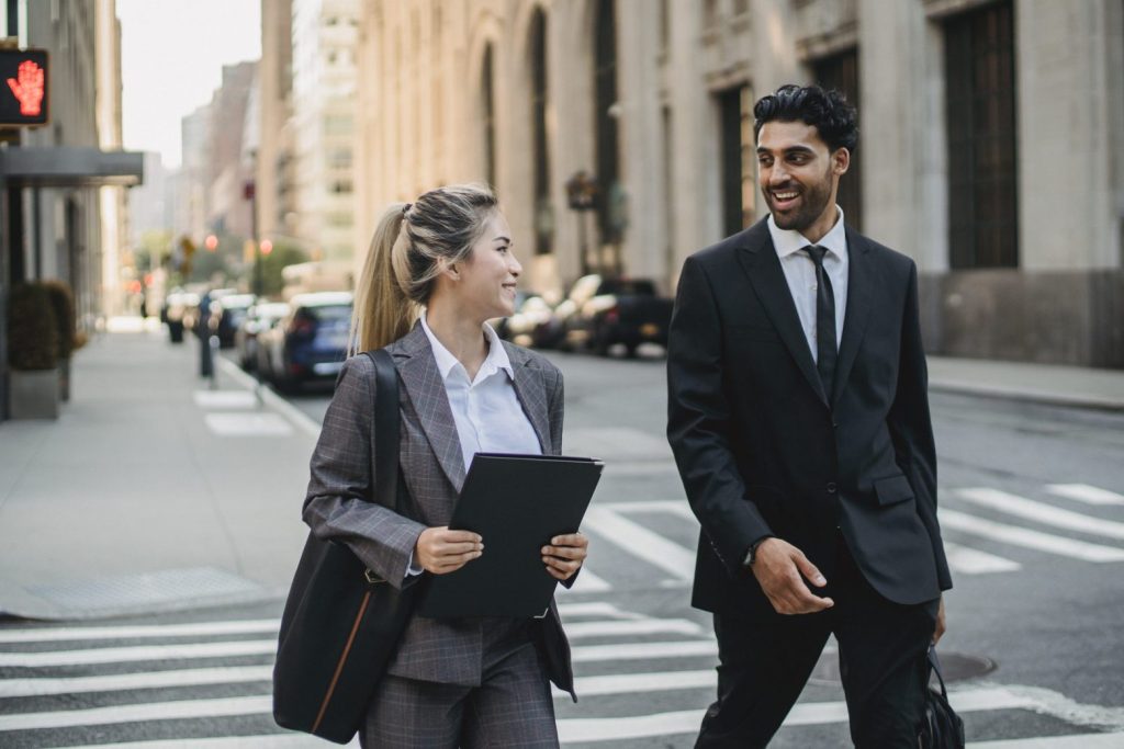 Trajes de negocios femeninos: Luce elegante y profesional en cualquier ocasión