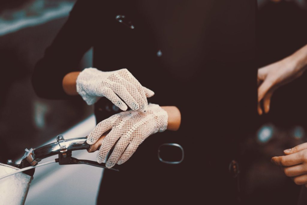 Guantes elegantes para mujeres de negocios