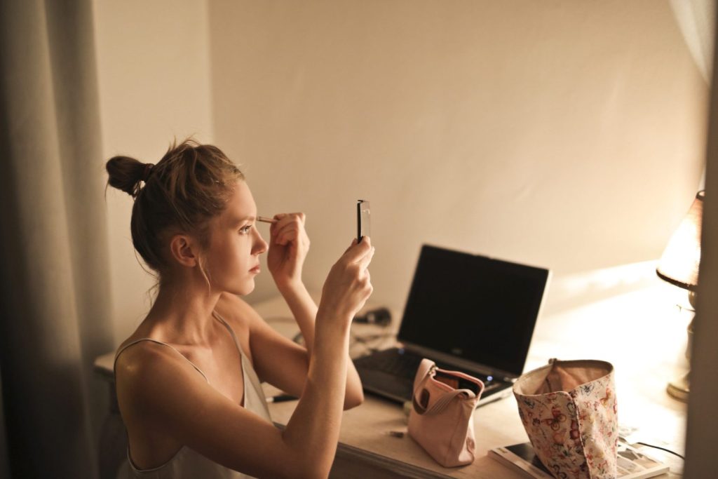 Los secretos del maquillaje: consejos y trucos para lucir radiante