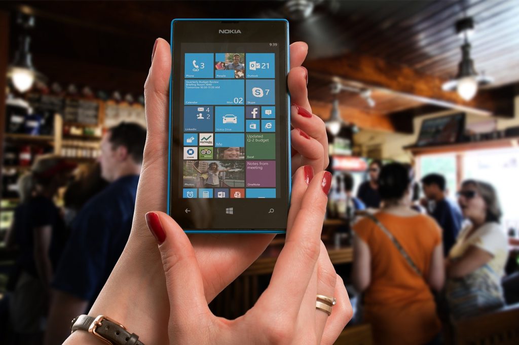 nokia lumia microsoft woman bar 623939