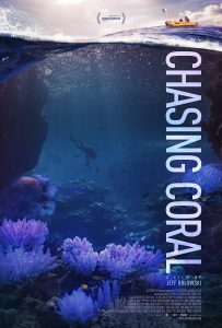 Chasing Coral (2017): Esta película documental se centra en una organización dedicada a la conservación de los arrecifes de coral
